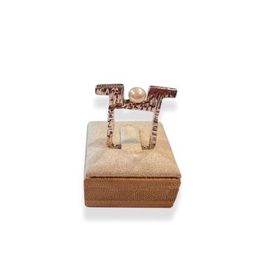 Castle Top | sterling silver with pearl ring